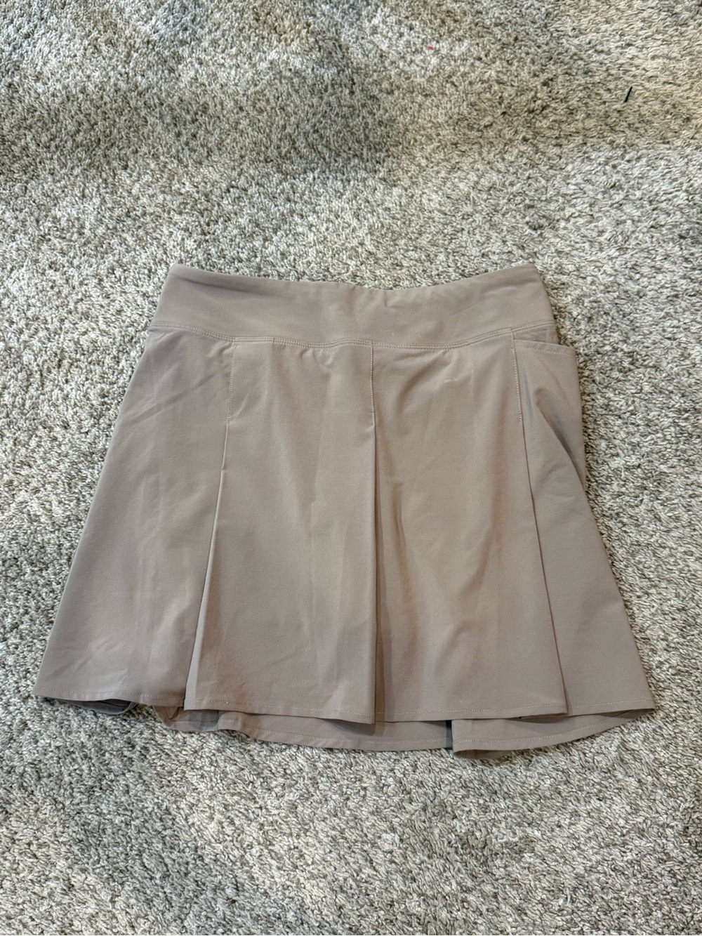 Athleta Girl Taupe Pleated School Days Skort